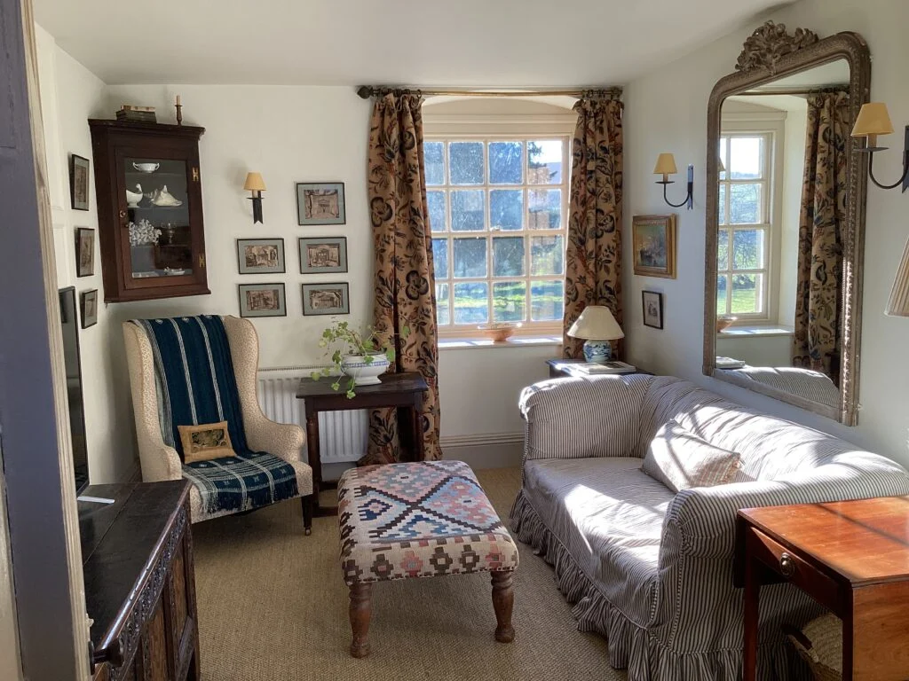 the-cooks-flat-lounge