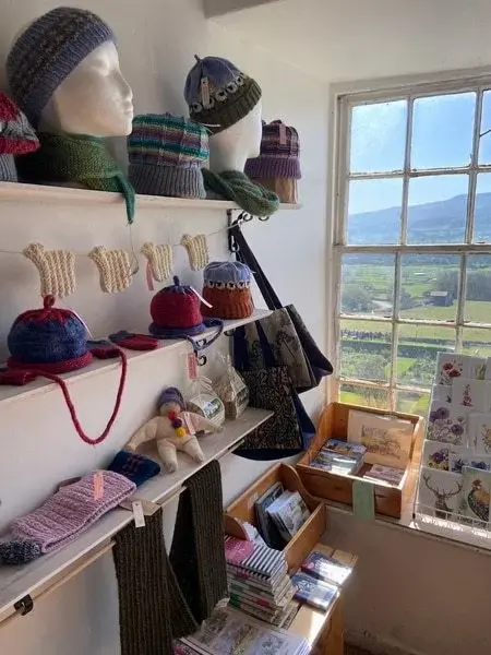 hats-and-gloves-for-sale-in-bolton-castle-shop