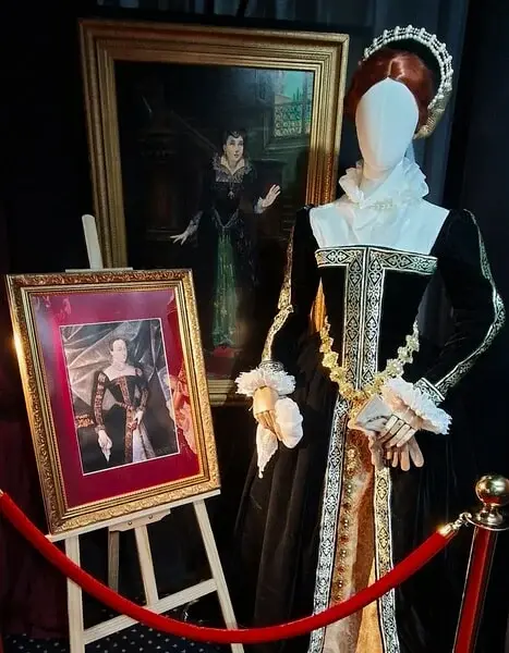 Mary-Queen-of-Scots-Portrait-with-Gown-at-Bolton-Castle-in-2027