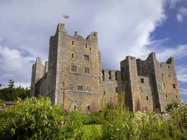 Bolton-Castle-photography-credit Gareth-Buddo