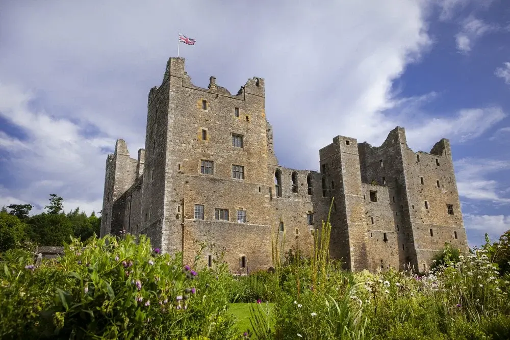Bolton-Castle-photography-credit Gareth-Buddo